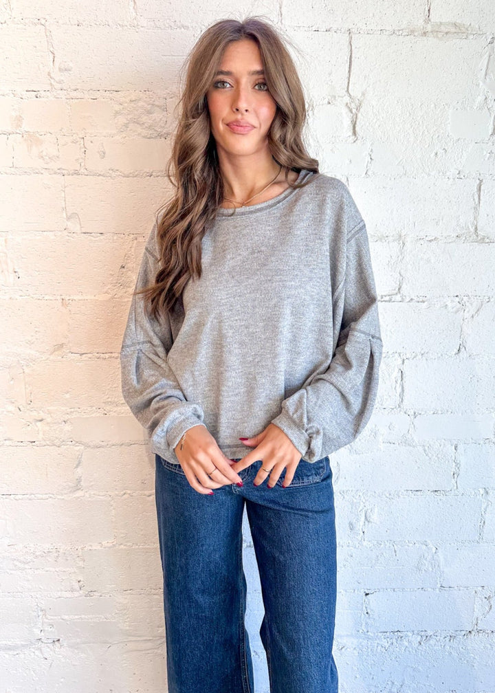 Soft knit fabric for ultimate comfort
Relaxed fit for a casual, easygoing silhouette
Versatile grey color that complements any wardrobe
Ideal for layering or wearing solo
